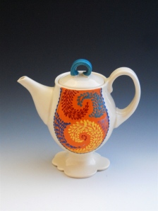 Time for Tea! Teapot with scalloped foot
